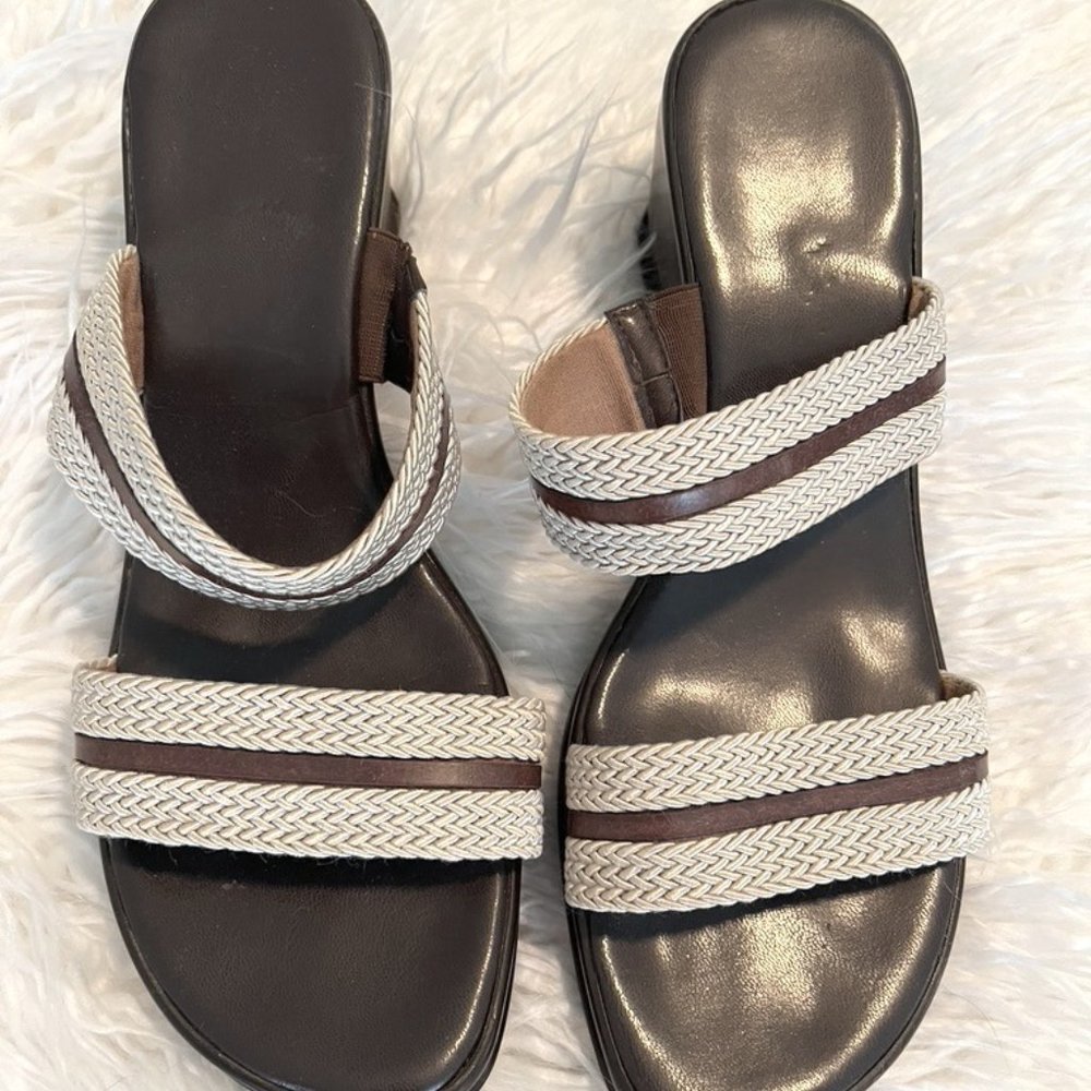 Slip on sandal heels with leather and woven straps